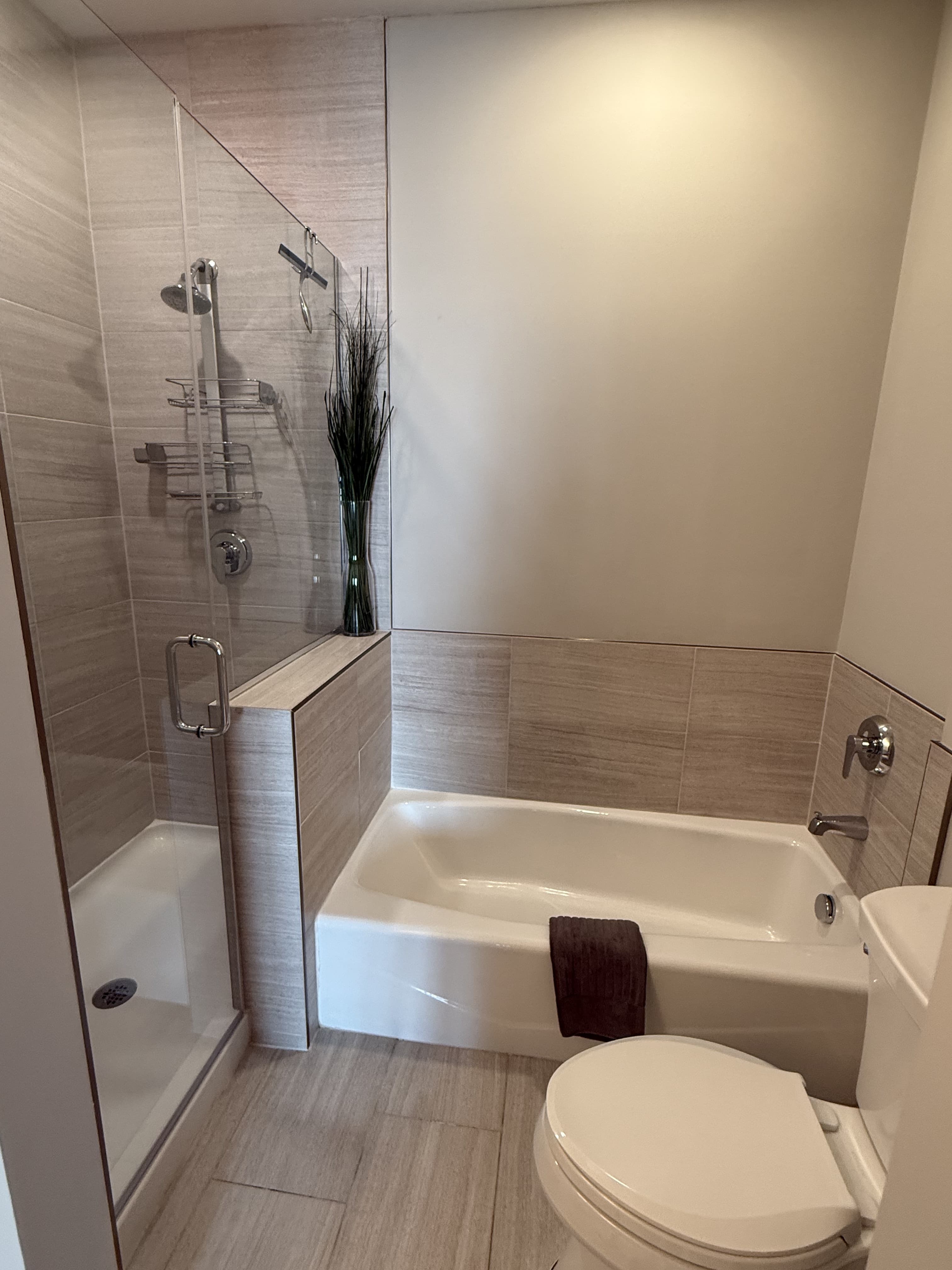 Bathroom with walk-in shower deep cleaned for move-out inspection in Plainfield IL